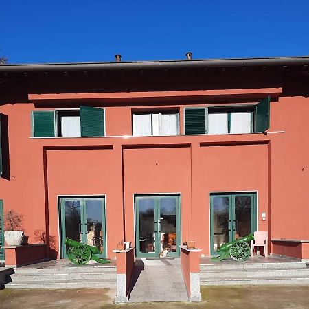 Mambly B&B Ristorante Pizzeria Galliate Buitenkant foto